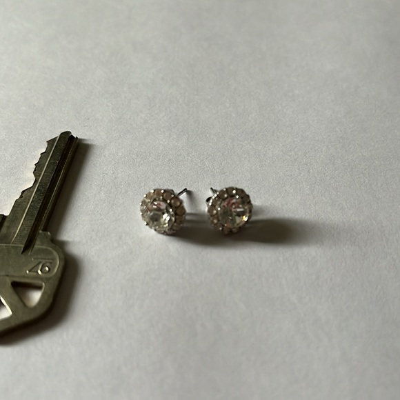 Crystal studs - Picture 2 of 2